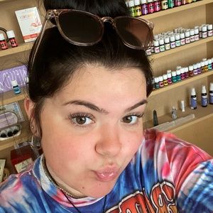 Meet your Posher, Faith